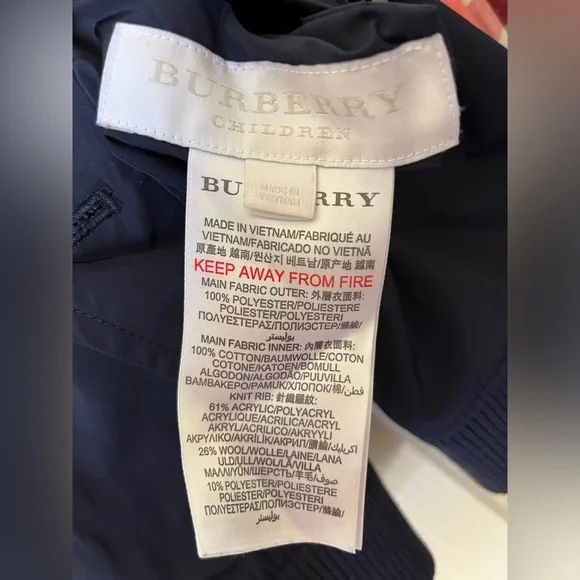 Burberry reversible hooded boys jacket in navy blue - Picture 8 of 8